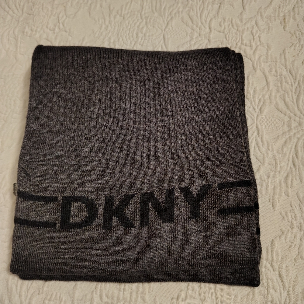 DKNY Gray Knit Scarf